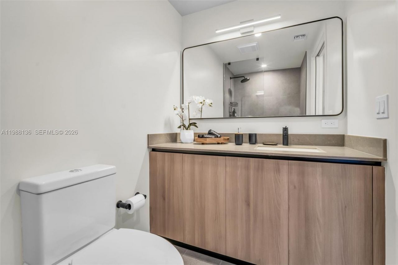 121 NE 5th St , Unit 902, Miami, FL 33132 Photo