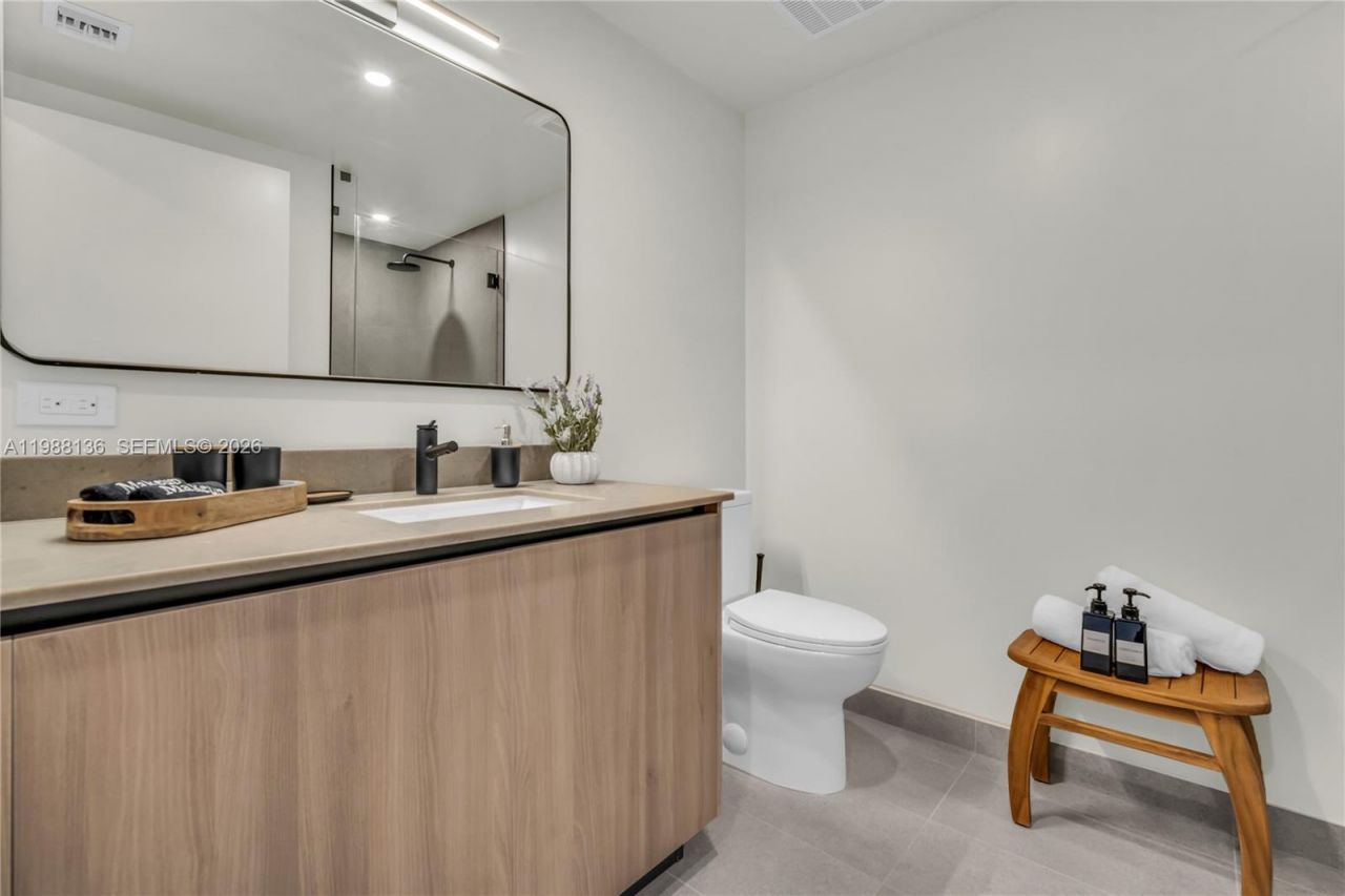 121 NE 5th St , Unit 902, Miami, FL 33132 Photo