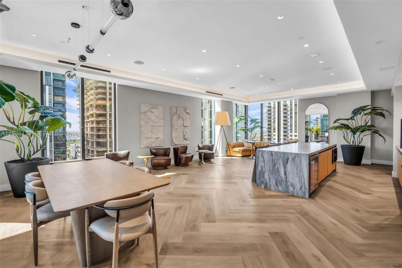 121 NE 5th St , Unit 902, Miami, FL 33132 Photo