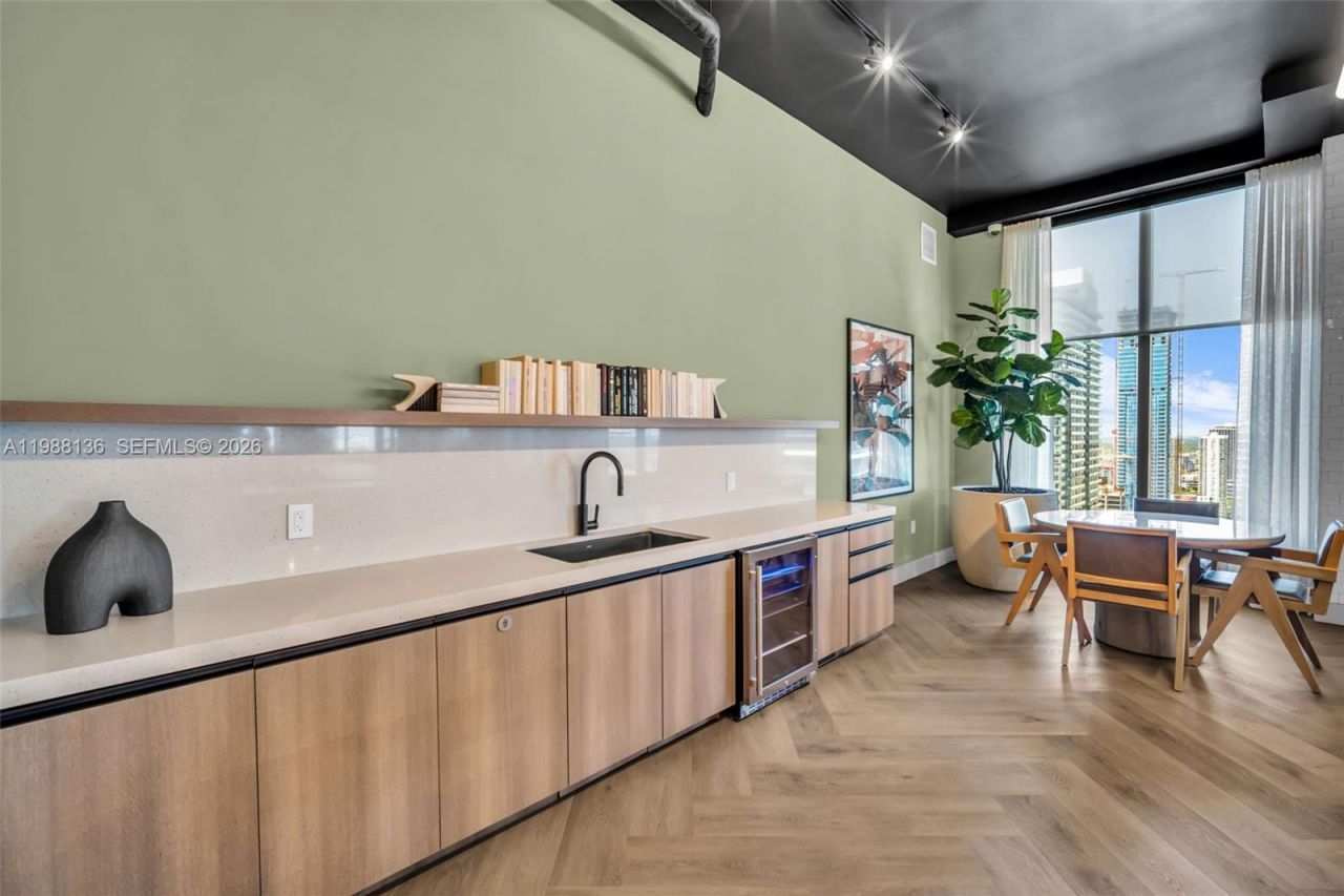 121 NE 5th St , Unit 902, Miami, FL 33132 Photo