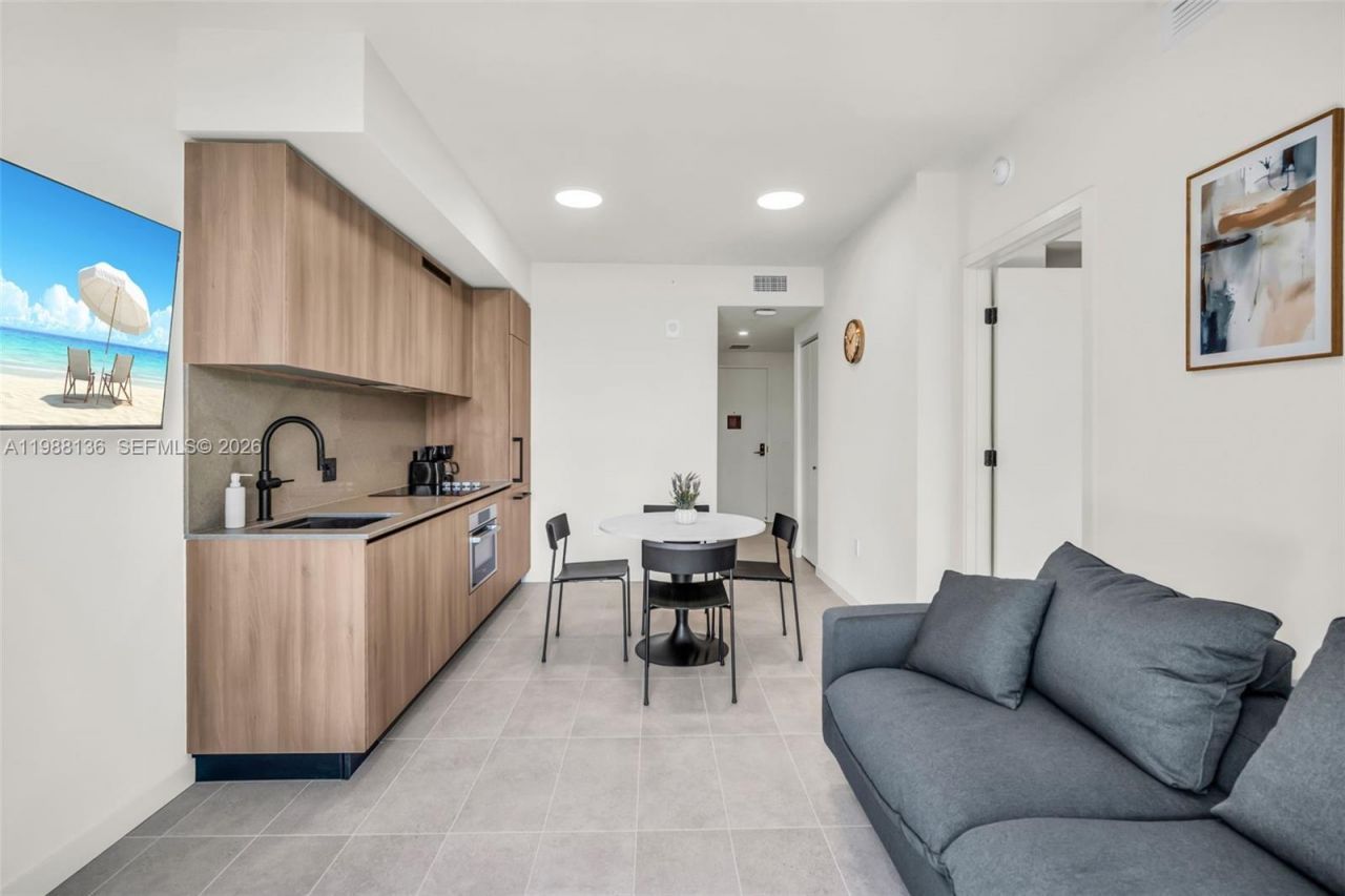 121 NE 5th St , Unit 902, Miami, FL 33132 Photo