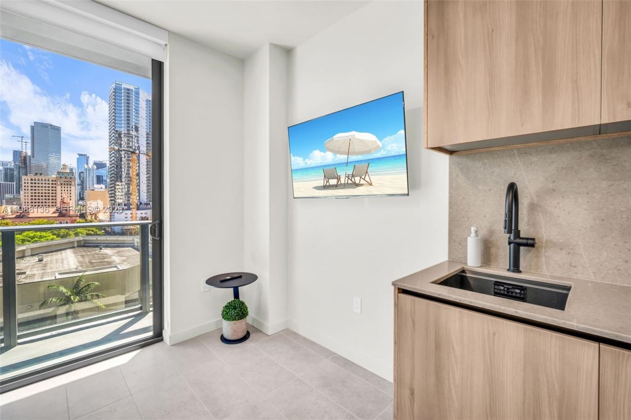 121 NE 5th St , Unit 902, Miami, FL 33132 Photo