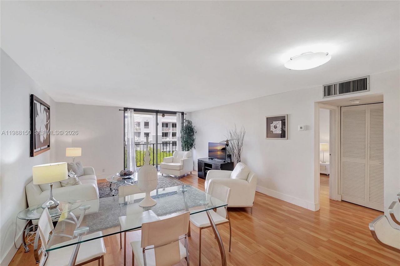 2625 Collins Ave, Unit 418, Miami Beach, FL 33140 Photo