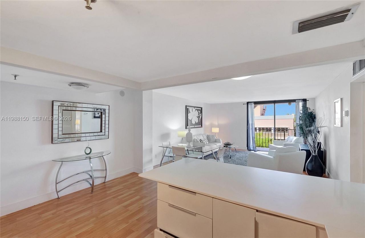 2625 Collins Ave, Unit 418, Miami Beach, FL 33140 Photo