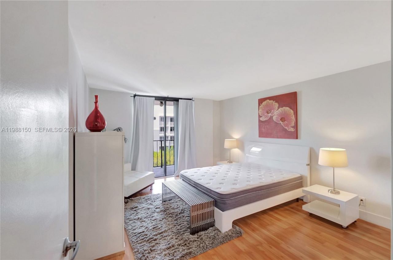 2625 Collins Ave, Unit 418, Miami Beach, FL 33140 Photo