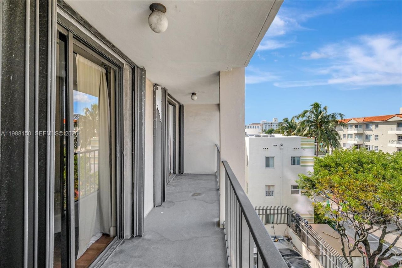 2625 Collins Ave, Unit 418, Miami Beach, FL 33140 Photo