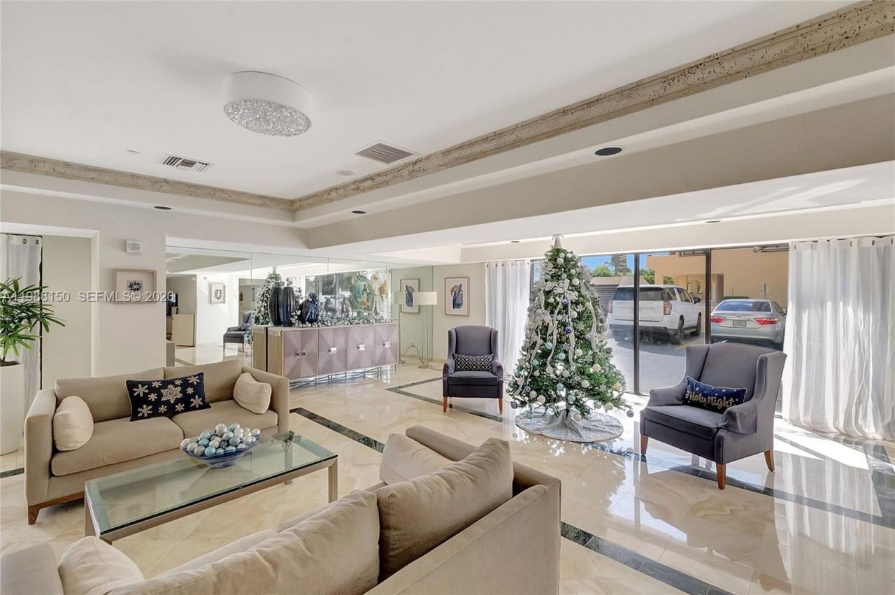 2625 Collins Ave, Unit 418, Miami Beach, FL 33140 Photo