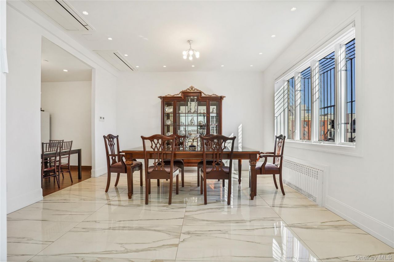 53 Lorimer Street, Unit 6B, Brooklyn, NY 11206 Main Photo