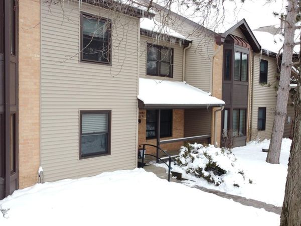 11039 Oregon Circle, Unit 60, Bloomington, MN 55438