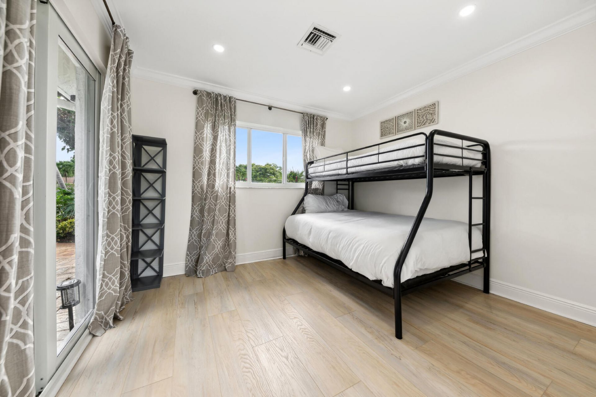 556 SW 24th Avenue, Boynton Beach, FL 33435 Photo