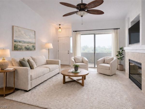 2305 W Horizon Ridge Parkway, Unit 1523, Henderson, NV 89052