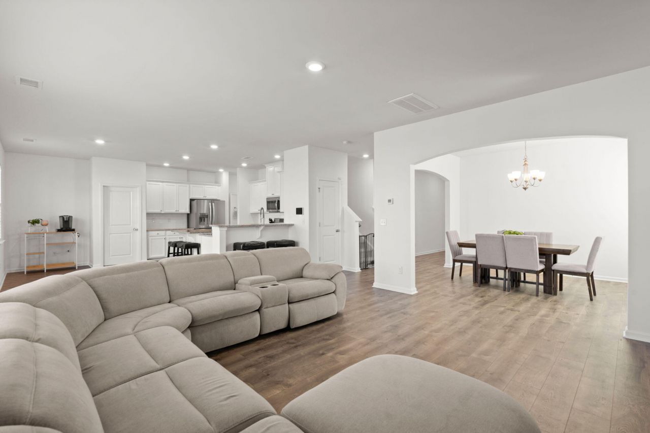 142 Hyrne Drive Photo 10