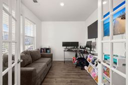 142 Hyrne Drive photo 4