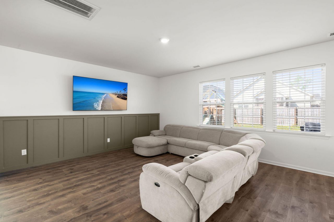 142 Hyrne Drive Photo 8