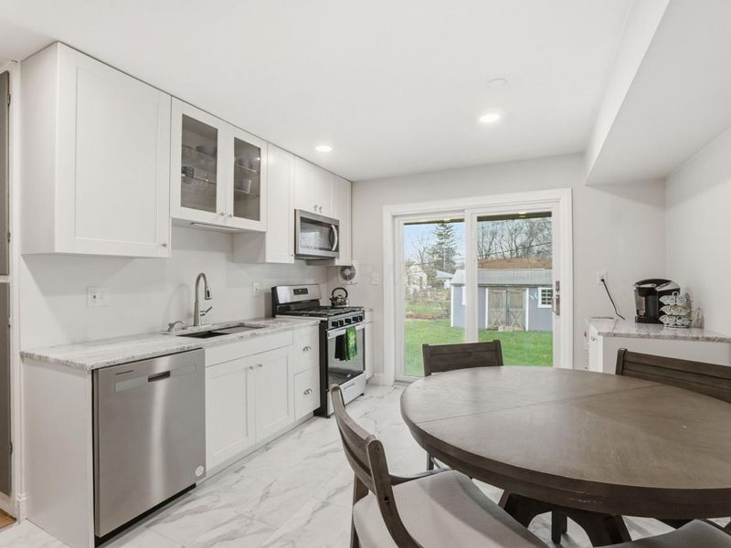 1825 Pannell Avenue, Columbus, OH 43207 Photo 8