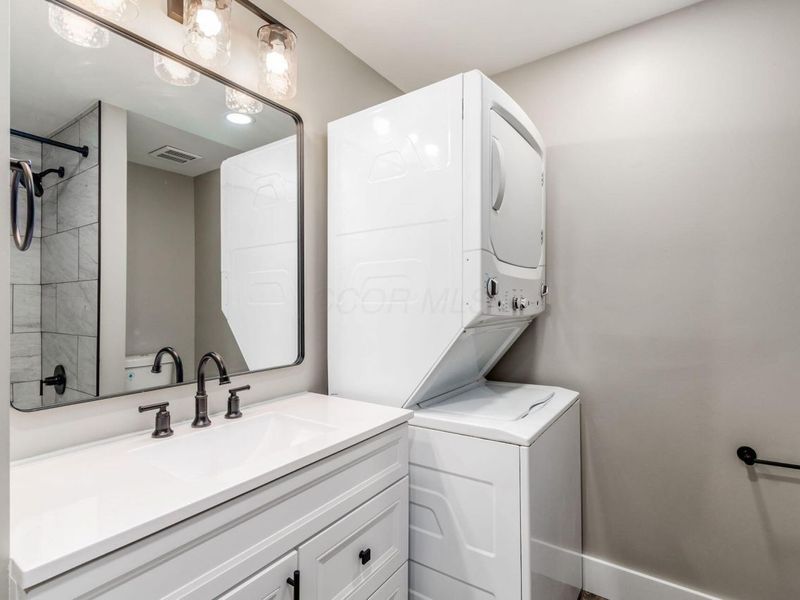 2341 Woodbrook Circle N, Unit 98, Columbus, OH 43223 Photo 14