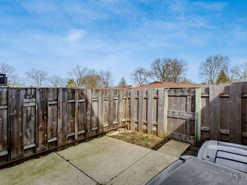 2341 Woodbrook Circle N, Unit 98, Columbus, OH 43223 Photo 17