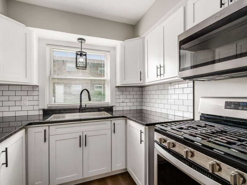 2341 Woodbrook Circle N, Unit 98, Columbus, OH 43223 Photo 8