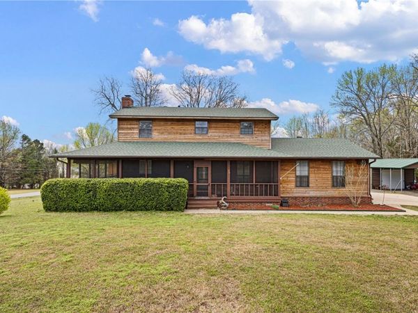 15 McDonald Boulevard, London, AR 72847