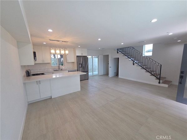 2515 Foothill, La Crescenta, CA 91214