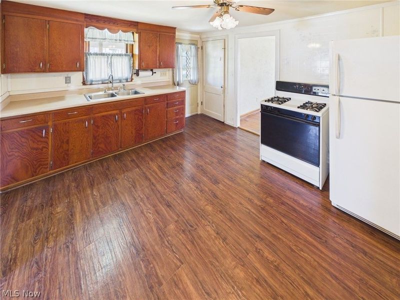 834 Lake Washington Road, Washington, WV 26181 Photo 5