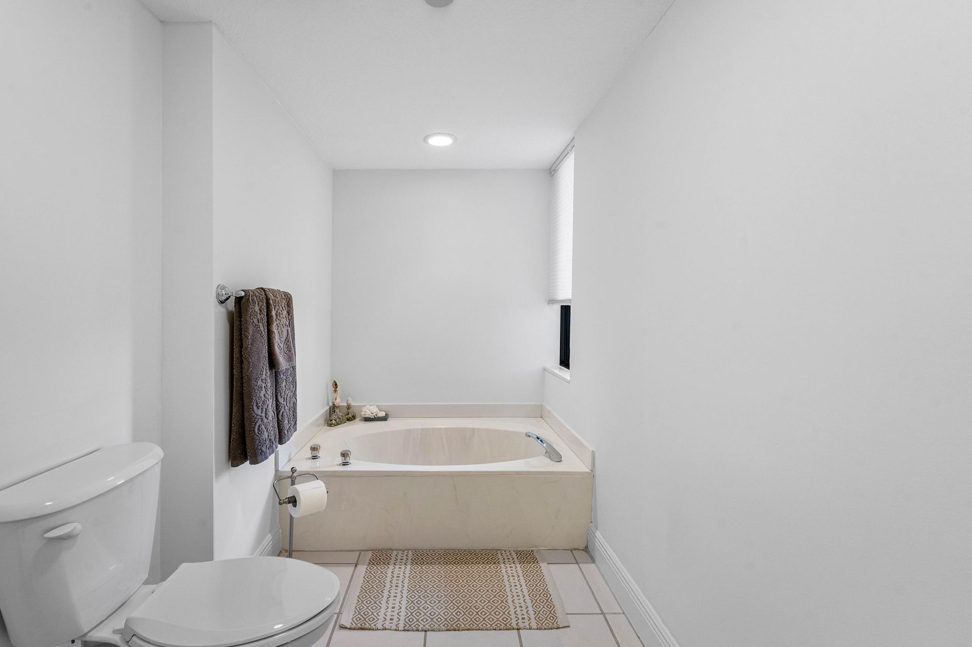 4100 N Ocean Avenue, Unit 504, Singer Island, FL 33404 Photo