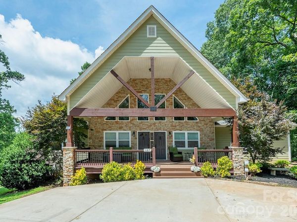 127 Deer Hill Lane, Weaverville, NC 28787