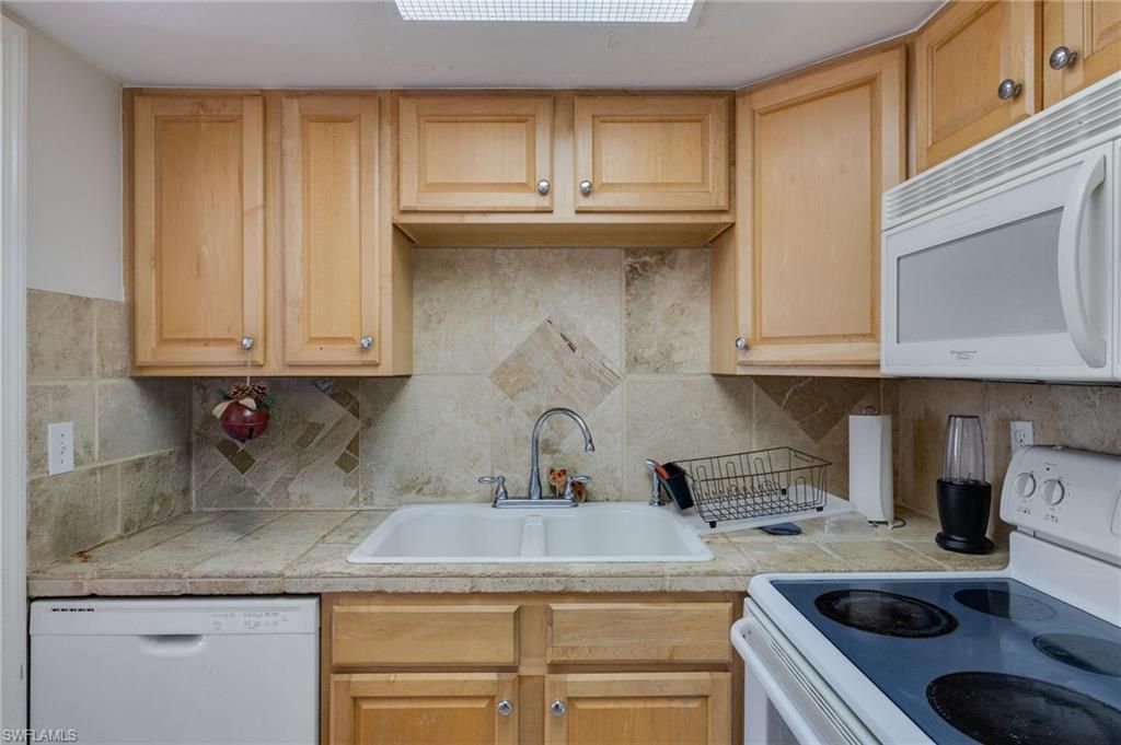 3265 Royal Canadian Trce, Unit 3, Fort Myers, FL 33907 Photo