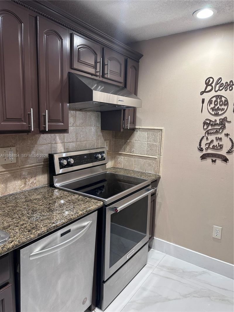 3379 NW 198th Terrace , Miami Gardens, FL 33056 Photo