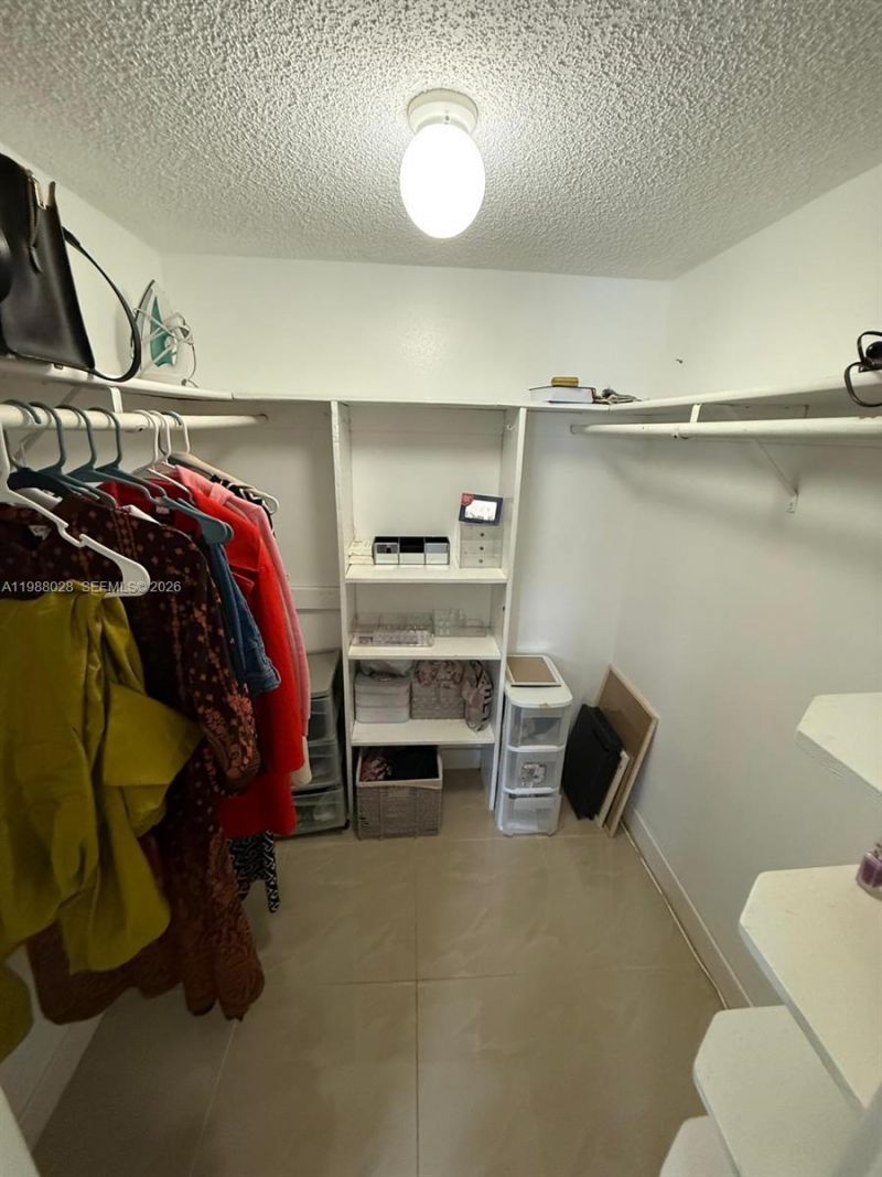 220 SW 9th Ave , Unit 516, Hallandale Beach, FL 33009 Photo