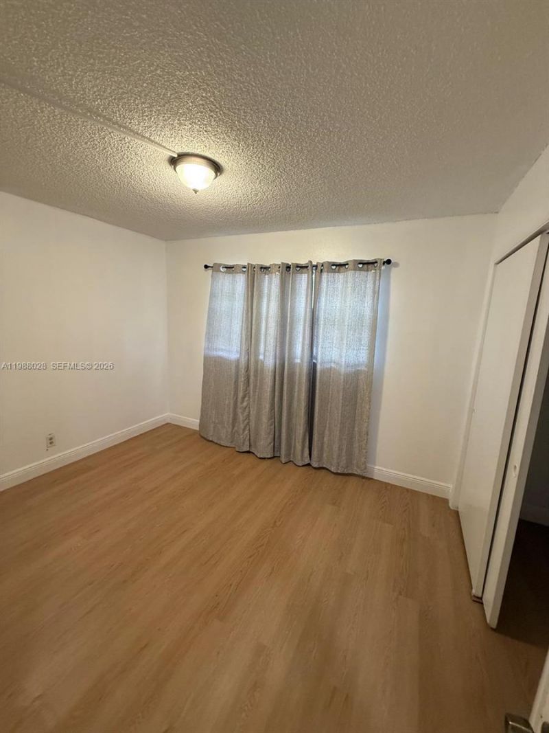 220 SW 9th Ave , Unit 516, Hallandale Beach, FL 33009 Photo