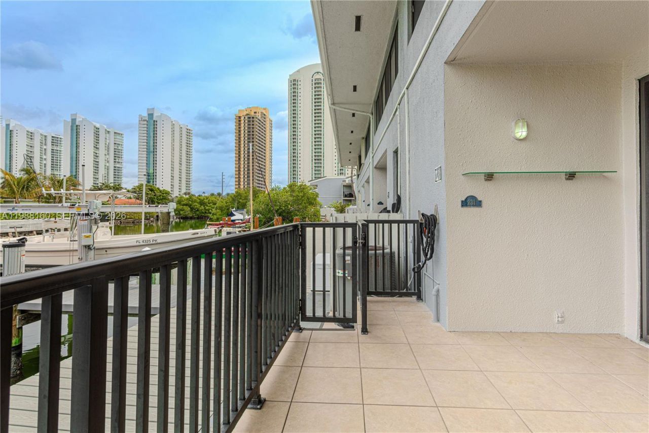 231 Poinciana Dr , Unit 401, Sunny Isles Beach, FL 33160 Photo
