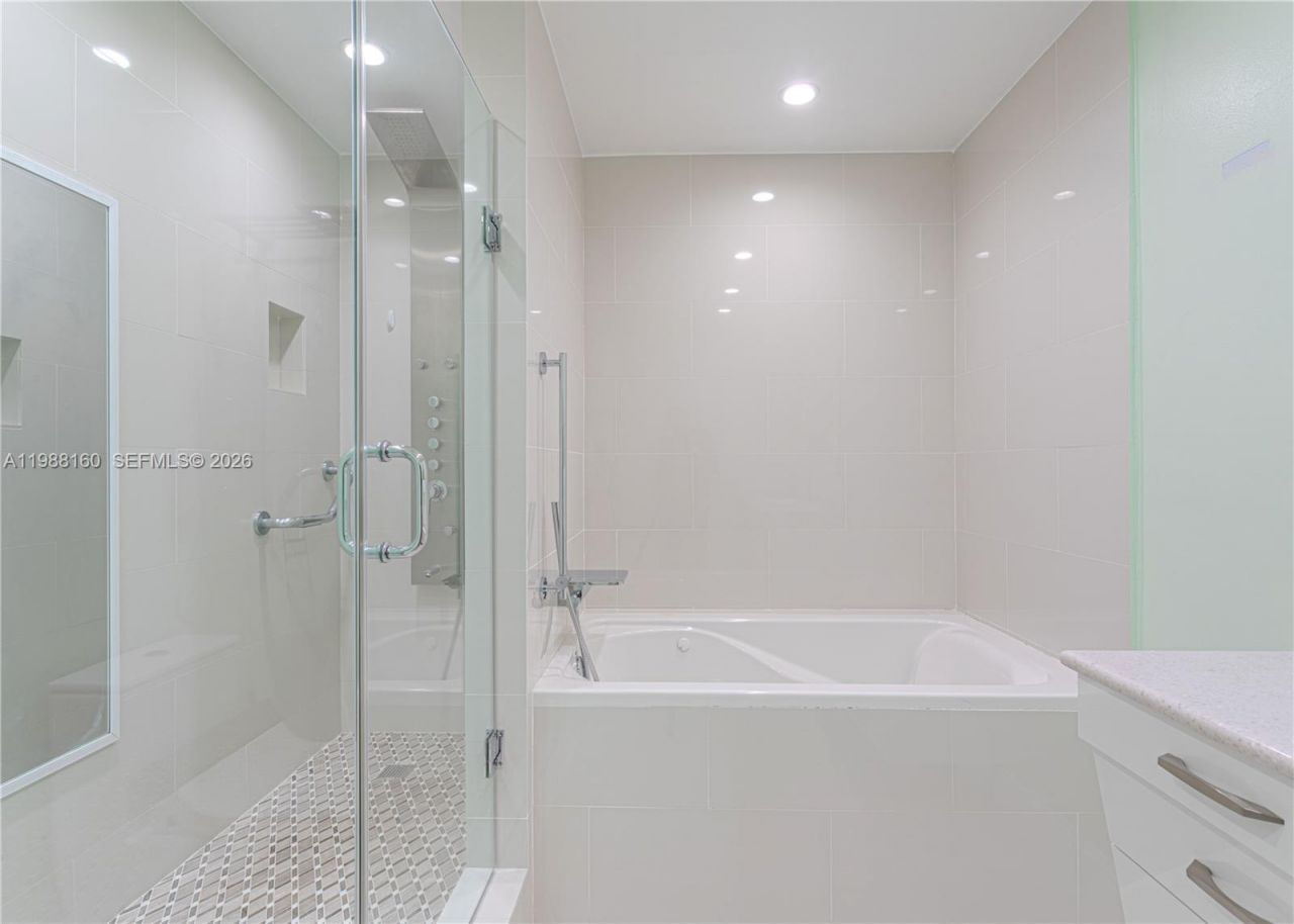 231 Poinciana Dr , Unit 401, Sunny Isles Beach, FL 33160 Photo