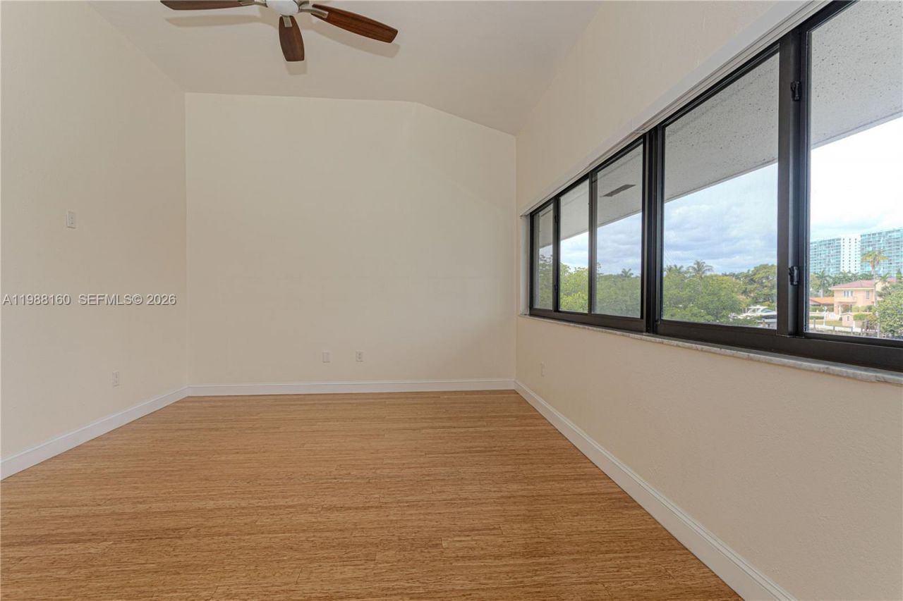 231 Poinciana Dr , Unit 401, Sunny Isles Beach, FL 33160 Photo