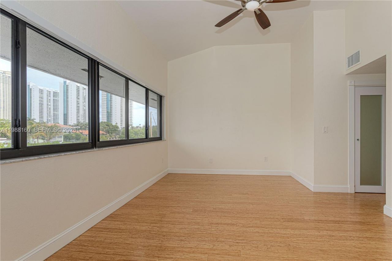 231 Poinciana Dr , Unit 401, Sunny Isles Beach, FL 33160 Photo