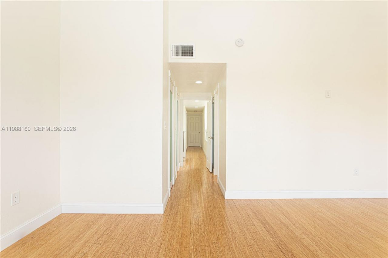 231 Poinciana Dr , Unit 401, Sunny Isles Beach, FL 33160 Photo