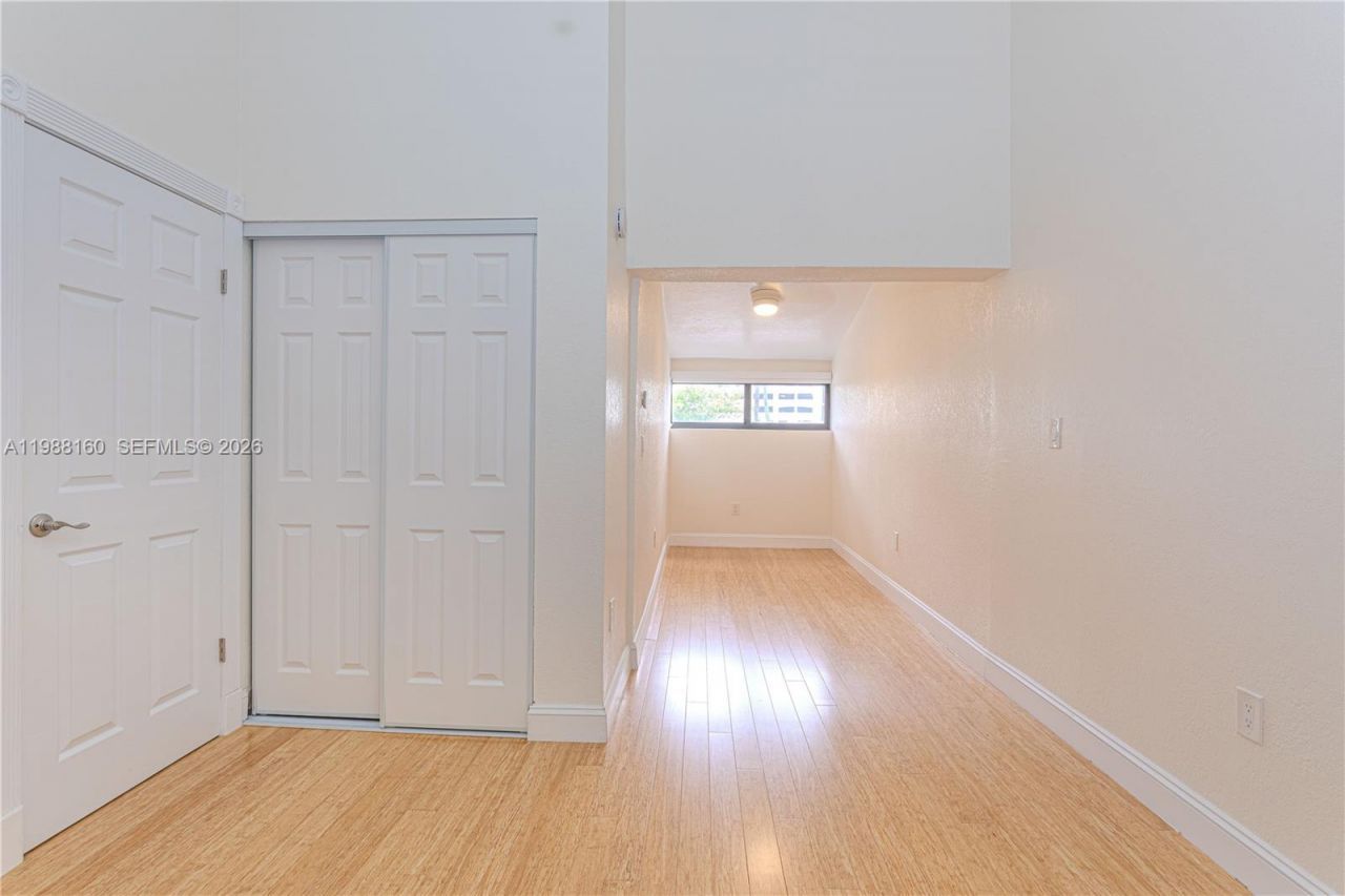 231 Poinciana Dr , Unit 401, Sunny Isles Beach, FL 33160 Photo