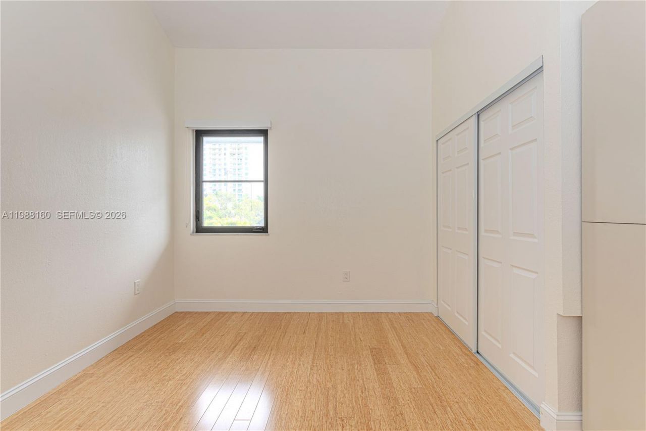 231 Poinciana Dr , Unit 401, Sunny Isles Beach, FL 33160 Photo