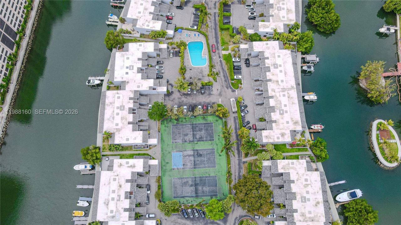 231 Poinciana Dr , Unit 401, Sunny Isles Beach, FL 33160 Photo