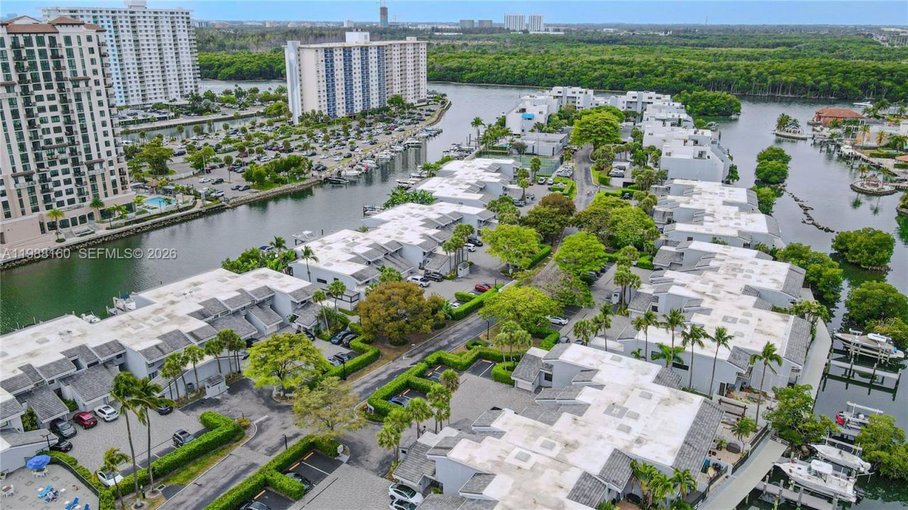 231 Poinciana Dr , Unit 401, Sunny Isles Beach, FL 33160 Photo