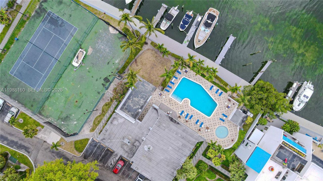 231 Poinciana Dr , Unit 401, Sunny Isles Beach, FL 33160 Photo