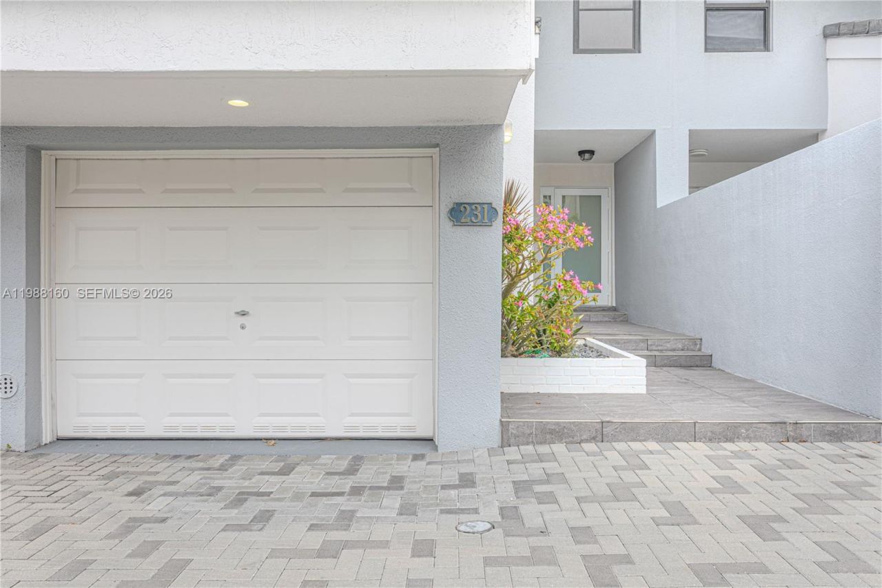 231 Poinciana Dr , Unit 401, Sunny Isles Beach, FL 33160 Photo