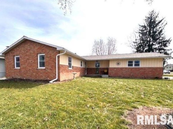 2 MARY Lane, Jacksonville, IL 62650