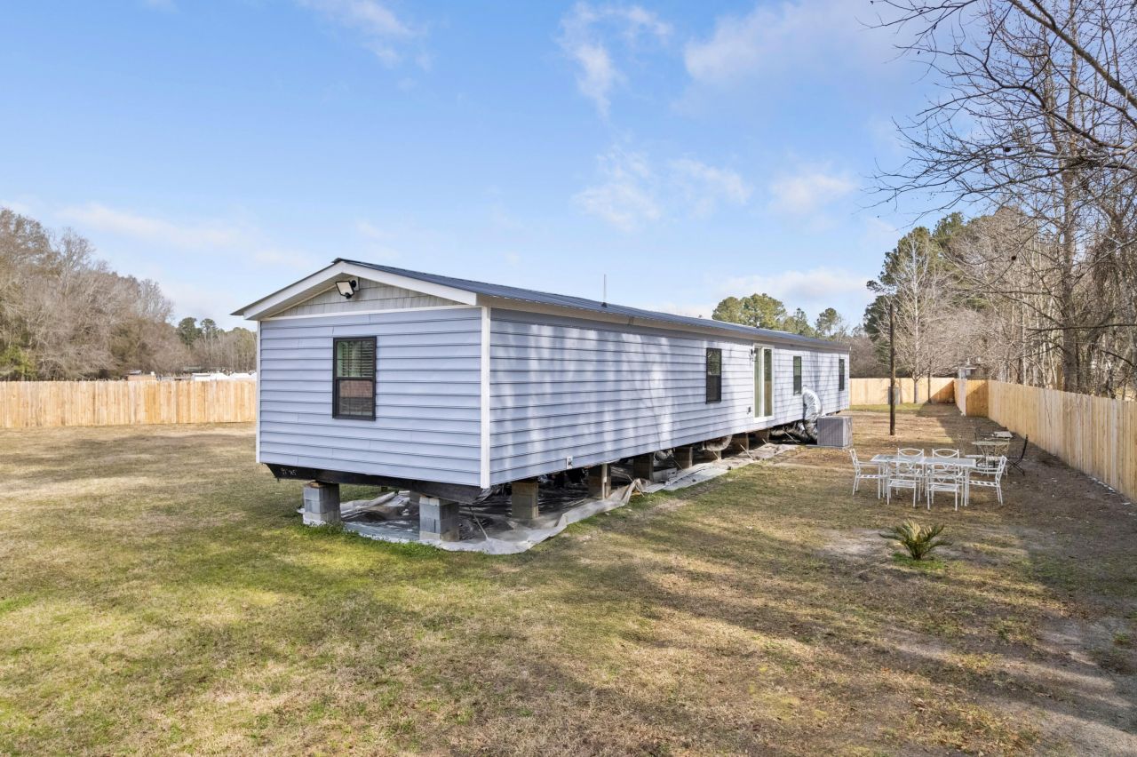 00 Foliage Street Photo 15