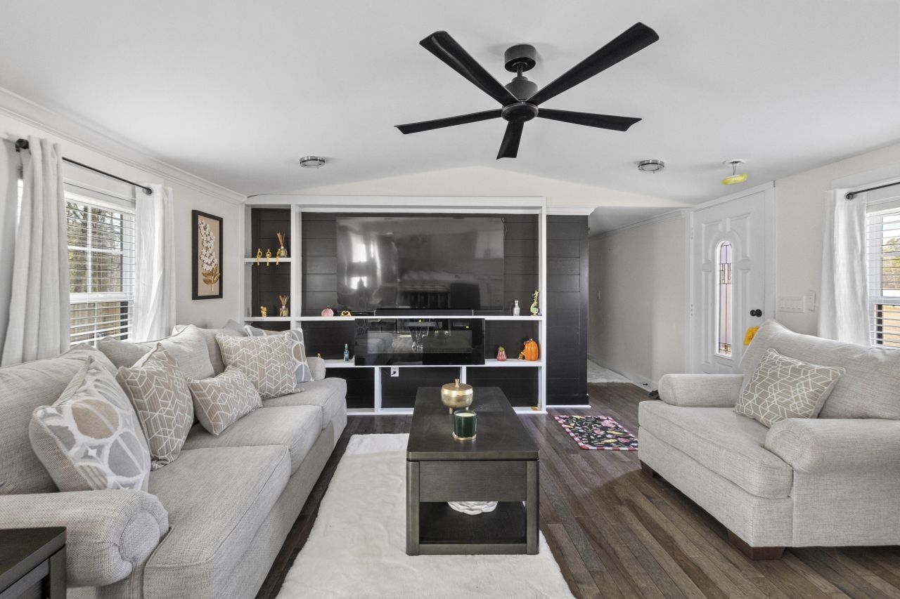 00 Foliage Street Photo 19