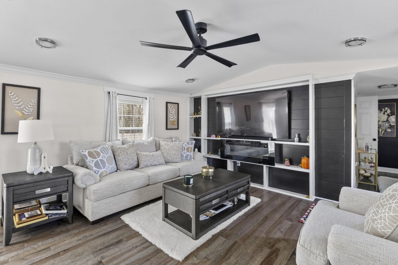 00 Foliage Street Photo 20