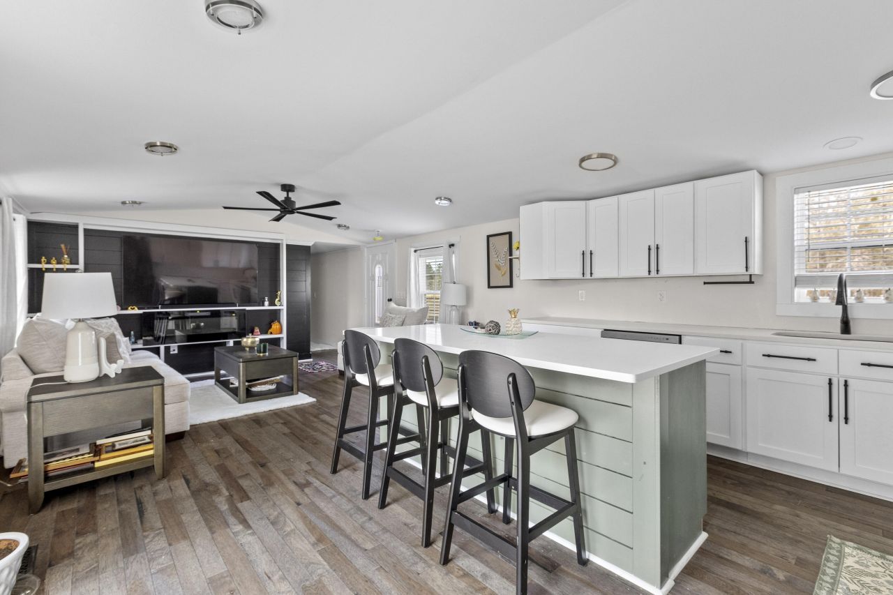 00 Foliage Street Photo 22