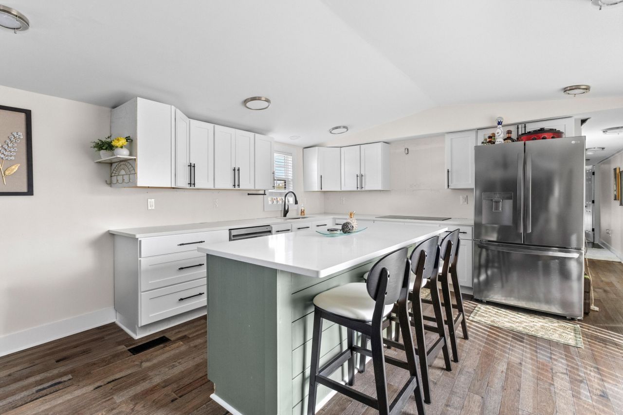 00 Foliage Street Photo 24