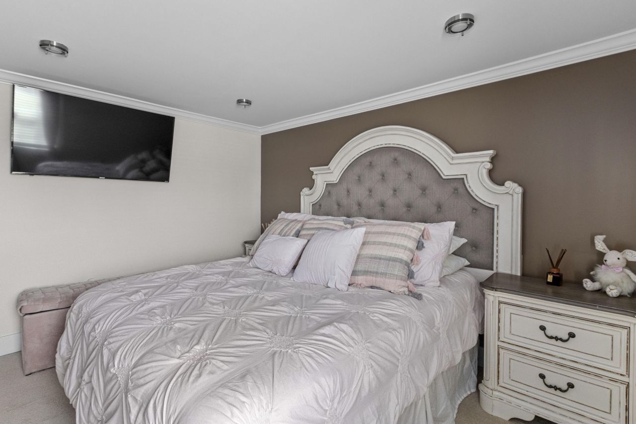 00 Foliage Street Photo 33