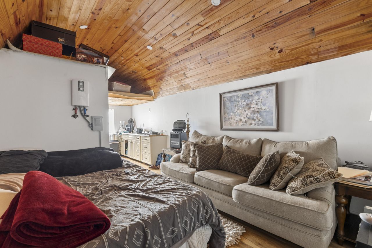 00 Foliage Street Photo 46